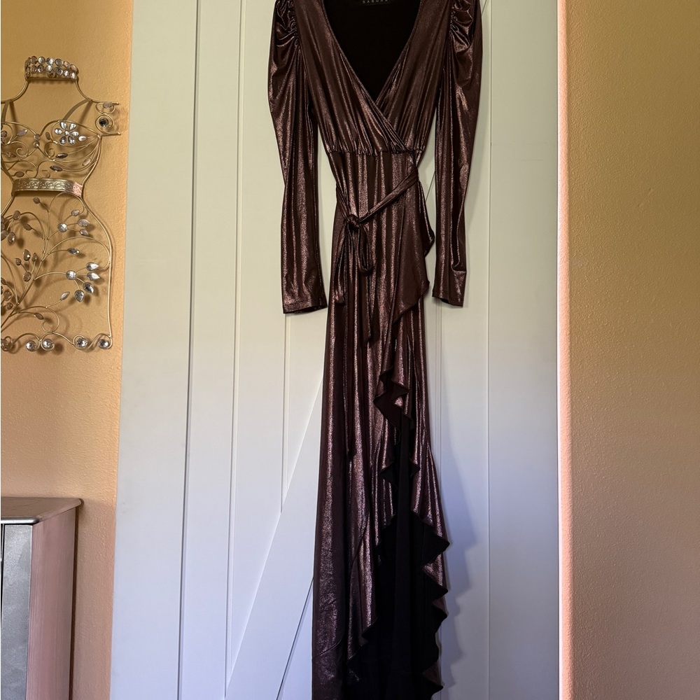 Sabora Shimmering Long Sleeve Dress in Metallic Brown
